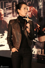 组图：章子怡率百名影迷秀“宗师style”