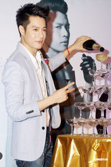 组图：周汤豪新碟挑战创作 欲送母亲Lady Gaga门票