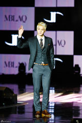 独家高清：韩团MBLAQ发新辑《BROKEN》化身暖男