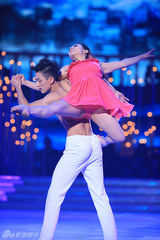 组图：《舞出》冠军刘璇韩艺博高难度动作集锦