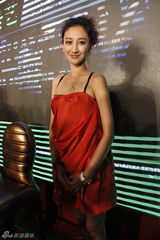 组图：曾泳醍助阵《北青》宣传不怕被质疑