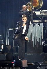 组图：小天王贾斯汀汀布莱克激情献艺