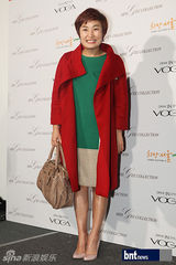 组图：崔振赫李允智出席设计师池春熙秀展