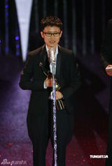 幻灯：香港金像奖现场 《十月围城》获最佳服装设计