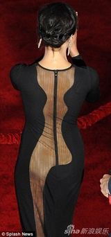 组图：女星杰米秀美沟欲露下体撑《雷神2》首映