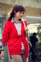 高清组图：韩星金孝妍阳光俏皮 着红衣与粉丝贺中秋