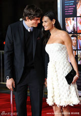 幻灯：《情人节》首映众星云集 海瑟薇阿尔芭斗艳