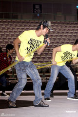 组图：任贤齐跳小薇版nobody 自夸舞技堪比杰克逊