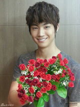 组图：秀智赵权等JYP家族迎成人节捧花祝福