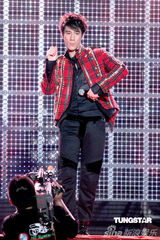 高清图：王力宏十八般武艺新歌发片会变指挥家