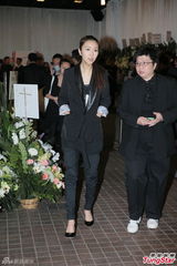 组图：女歌手陈僖仪丧礼 薛凯琪黄柏高哀伤送别