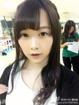 组图：美少女长发照撞脸李宇春