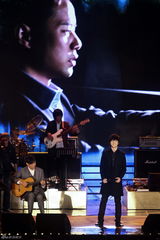 高清组图：少女时代李秉宪等韩国文化艺术盛典捧奖