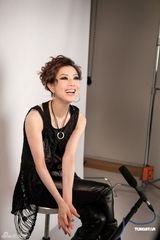 组图：郑秀文拍摄珠宝大片 演绎独特风格与魅力