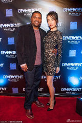 组图：Maggie Q助阵新片首映 黑蕾丝裙身姿曼妙