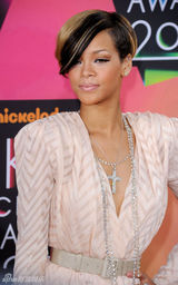 幻灯图：美国儿童选择奖群星闪耀 成龙展华人风采 