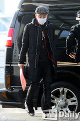 组图：韩团BEAST潮男出动 现身机场赴日演出