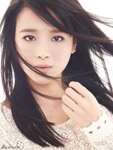 组图：周显欣春装大片曝光 引领时尚短发潮流