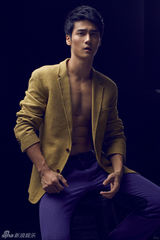 组图：蒋劲夫写真秀紧实腹肌 型男魅力诱惑难挡