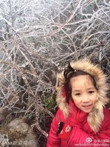 组图：“萌版胡一菲”生活照曝光 潮萌兼备可爱