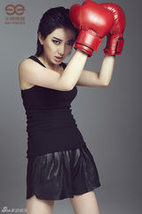 组图：刘忻拳击手造型曝光 坚韧柔美整装待发