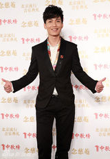 组图：中歌榜红毯群星盛装出席