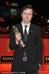 幻灯图集：《毛毛虫》首映 若松孝二携男主角亮相