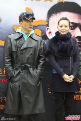 组图：于小伟因拍《大米市》生白发