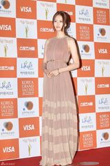 高清组图：f(x)SHINee等闪耀首尔歌谣大奖红毯