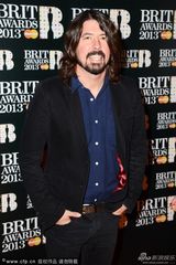 组图：2013全英音乐奖男星帅气亮相红毯