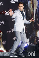 组图：小罗伯特·唐尼出席《钢铁侠3》记者会