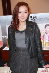 组图：毛舜筠为女儿放弃吸金 为其拍拖打预防针