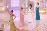 组图：2012港姐竞选现场 10位佳丽礼服亮相