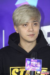 组图：罗志祥自曝爱买女装 调侃自己比较娘