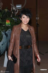 组图：吕慧仪结婚秀钻戒 陈志云等好友到场庆贺