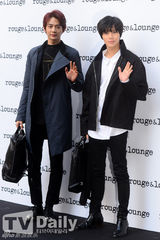 组图：李妍熙SHINee亮相活动 泰民神似元斌