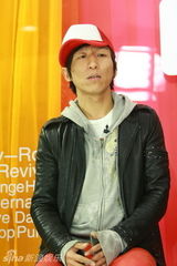 幻灯组图：羽泉做客TOP榜座谈 妙语连珠谈乐坛趣事