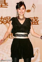 高清组图：阿娇参加活动 陈冠希道歉来得太迟