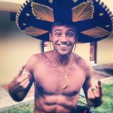 组图：英跳水正太曝海量生活照 秀腹肌吐舌卖萌