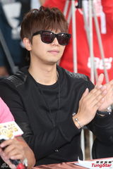 组图：蝴蝶姐姐自曝单身 与罗志祥情同兄妹