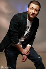 组图：齐奎展男人双面 戏里纯爷们戏外大男孩