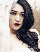 组图：宁丹琳百变时尚大片演绎魅惑精灵