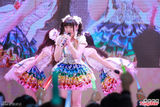 组图：SKE48三成员彩衣俏皮 唱跳卖力展热情