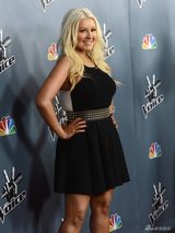 组图：克里斯蒂娜捧场美国好声音 丰满巨波遭袭