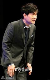 组图：孙贤周文正熙出席新片《捉迷藏》发布会