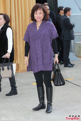 组图：方逸华跪拜邵逸夫 刘德华张学友致祭