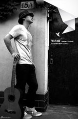 组图：张志林拍时尚写真“穿越小时光”