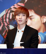 高清组图：Super Junior发新专辑 10成员穿正装亮相