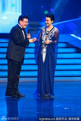 组图：黄海波宋佳白玉兰奖分获视帝视后