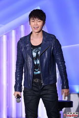 组图：SJ-M赴台中文大升级 动感舞曲High翻全场